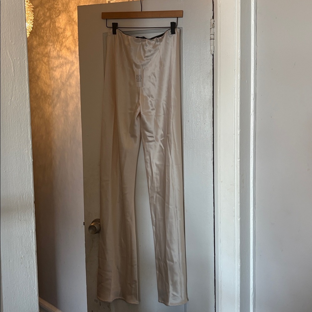 Nonchalant label Norma pant champagne seamless silky trouser pant straight M NWT - Picture 10 of 12